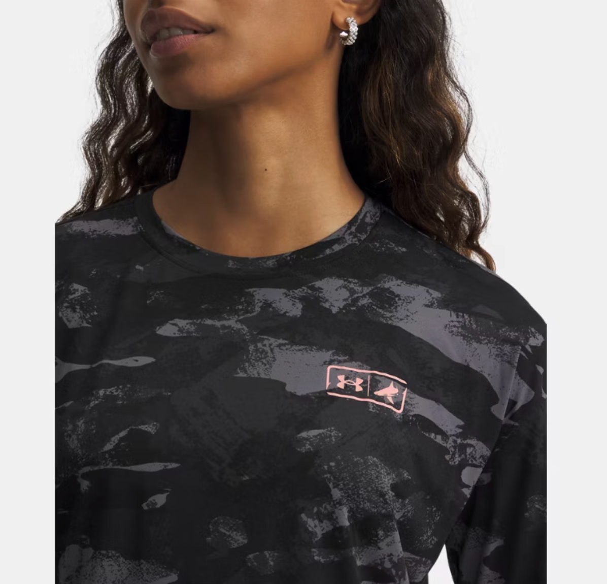 Under Armour x BlacktipH Women’s Fish Elite Peformance Long Sleeve Crew - Black